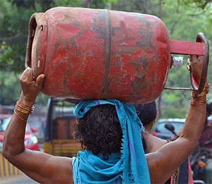 उध्योगी र बिक्रेताको आन्दोलन सँगै एलपी ग्याँसको अभाव