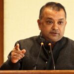 गगन थापाको निवासमा प्रदर्शनकारीको ढुंगामुढा
