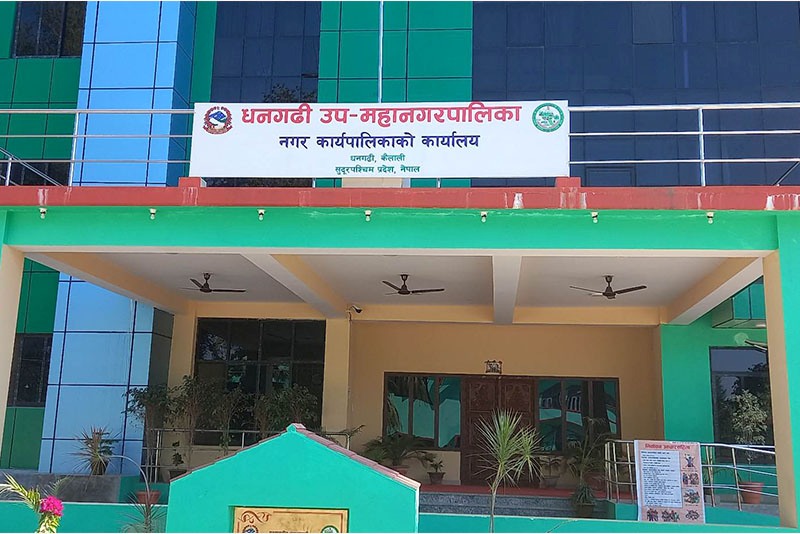 खोला अतिक्रमण गरी बनाइएका संरचना कात्तिक मसान्तभित्र हटाउन धनगढी उपमहानगरको निर्देशन