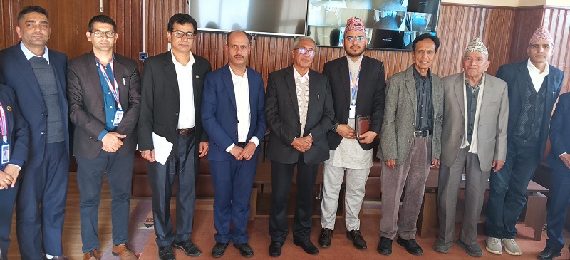 प्राधिकरणका अध्यक्ष ओझाबाट पूर्वअध्यक्षहरूसँग छलफल