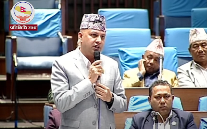 सांसद झाको प्रश्न : कर्मचारी मन्त्रीप्रति लोयल हुने कि देशप्रति ?