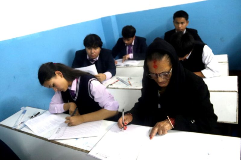 १२ कक्षाको परीक्षामा ७३ वर्षीया वृद्धाको सहभागिता