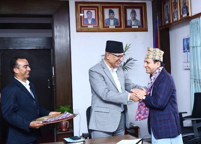 बीमा प्राधिकरण अध्यक्ष सेवन्तक पोखरेलले लिए सपथ